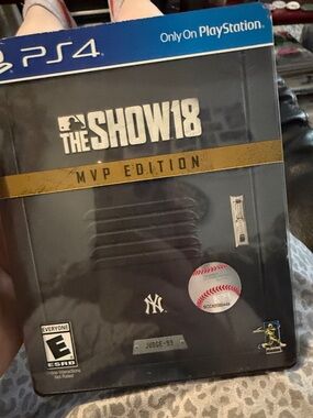 MLB The Show 18 MVP Edition - PlayStation 4 (Black)